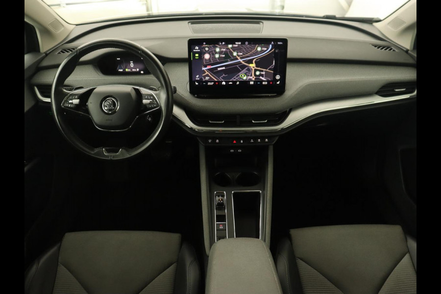 Škoda ENYAQ iV 60 | Stoelverwarming | Trekhaak | Matrix LED | Carplay | Stuurverwarming | Navigatie | Half leder | Cruise control | Parkeerhulp