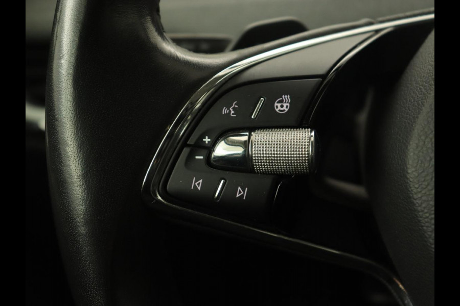 Škoda ENYAQ iV 60 | Stoelverwarming | Trekhaak | Matrix LED | Carplay | Stuurverwarming | Navigatie | Half leder | Cruise control | Parkeerhulp