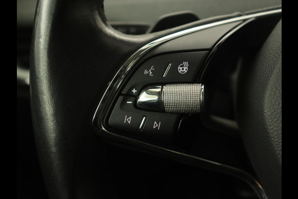 Škoda ENYAQ iV 60 | Stoelverwarming | Trekhaak | Matrix LED | Carplay | Stuurverwarming | Navigatie | Half leder | Cruise control | Parkeerhulp