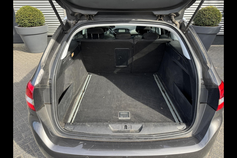 Peugeot 308 SW 1.5 BlueHDi Blue Lease Premium | Panoramadak | Camera | Climate Control | Lichtmetalen Velgen |