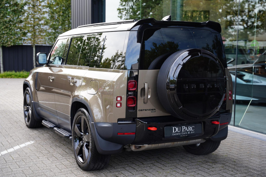 Land Rover Defender 110 P 400 E HSE Urban Spec 6 Persoons Panoramaroof Side Steps