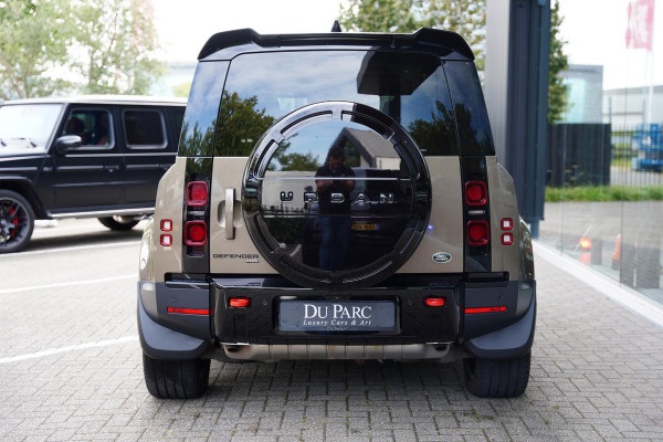Land Rover Defender 110 P 400 E HSE Urban Spec 6 Persoons Panoramaroof Side Steps