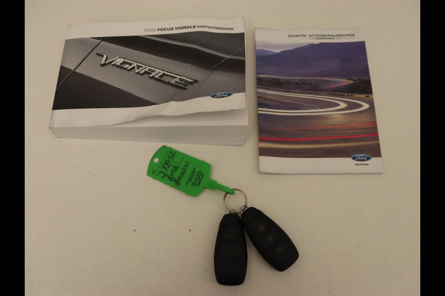 Ford Focus 1.5 EcoBoost Vignale | Automaat | Leder | Head-Up | Stoel & stuurverwarming | Adaptive cruise | Camera | Carplay | Full LED | Keyless | Park Assist | Navigatie