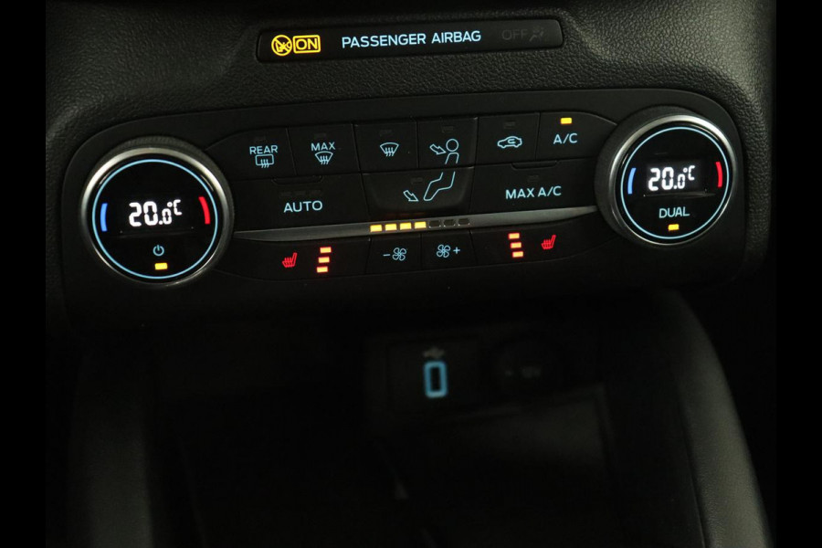 Ford Focus 1.5 EcoBoost Vignale | Automaat | Leder | Head-Up | Stoel & stuurverwarming | Adaptive cruise | Camera | Carplay | Full LED | Keyless | Park Assist | Navigatie