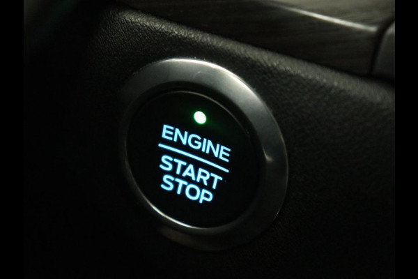 Ford Focus 1.5 EcoBoost Vignale | Automaat | Leder | Head-Up | Stoel & stuurverwarming | Adaptive cruise | Camera | Carplay | Full LED | Keyless | Park Assist | Navigatie