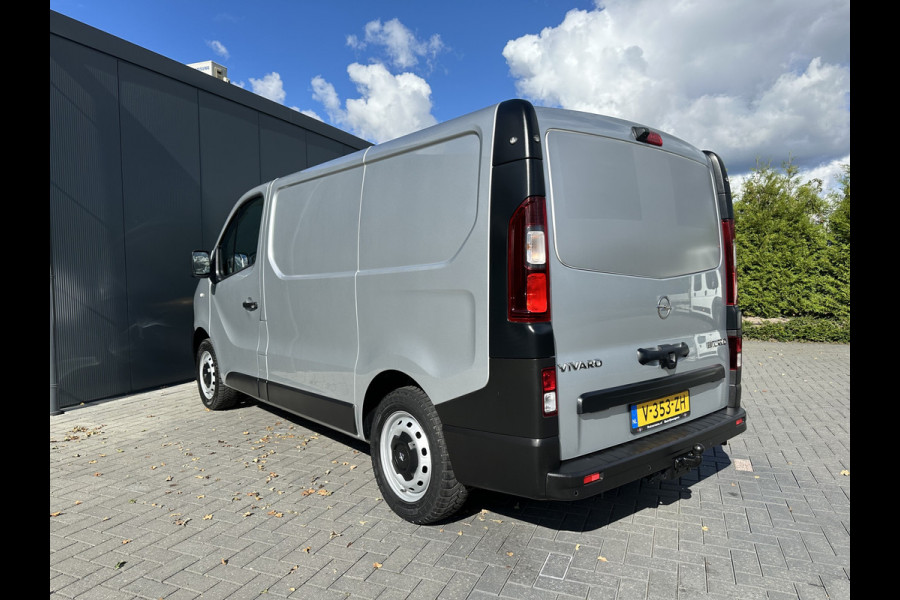 Opel Vivaro 1.6 CDTI 126 PK / L1H1 / 1e EIG. / ** ZEER NETJES ONDERHOUDEN** / TREKHAAK / CAMERA / NAVI / AIRCO / CRUISE / ACHTERKLEP