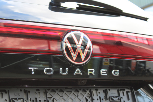 Volkswagen Touareg 3.0 TSi eHybrid 4MOTION Elegance | Nachtzicht | Luchtvering | Trekhaak | Panoramadak | FULL