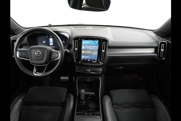 Volvo XC40 Recharge P8 408pk AWD R-Design Pano-dak Leer/Alcantara 360°Camera Adap.CruiseWarmtepomp Apple Carplay Android AutoTrekhaak Harma Stoel+Achterbankverwarming DAB Bluetooth Led Elek.Achterklep 1.500KG Trekgewicht 1e Eigenaar Origineel Nederlandse Auto € 66.000 nieuw!