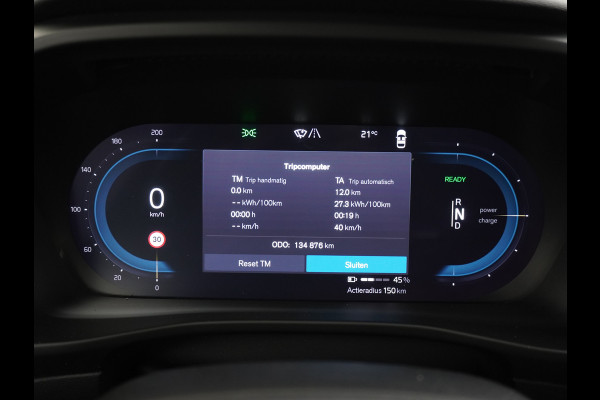 Volvo XC40 Recharge P8 408pk AWD R-Design Pano-dak Leer/Alcantara 360°Camera Adap.CruiseWarmtepomp Apple Carplay Android AutoTrekhaak Harma Stoel+Achterbankverwarming DAB Bluetooth Led Elek.Achterklep 1.500KG Trekgewicht 1e Eigenaar Origineel Nederlandse Auto € 66.000 nieuw!