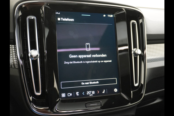 Volvo XC40 Recharge P8 408pk AWD R-Design Pano-dak Leer/Alcantara 360°Camera Adap.CruiseWarmtepomp Apple Carplay Android AutoTrekhaak Harma Stoel+Achterbankverwarming DAB Bluetooth Led Elek.Achterklep 1.500KG Trekgewicht 1e Eigenaar Origineel Nederlandse Auto € 66.000 nieuw!