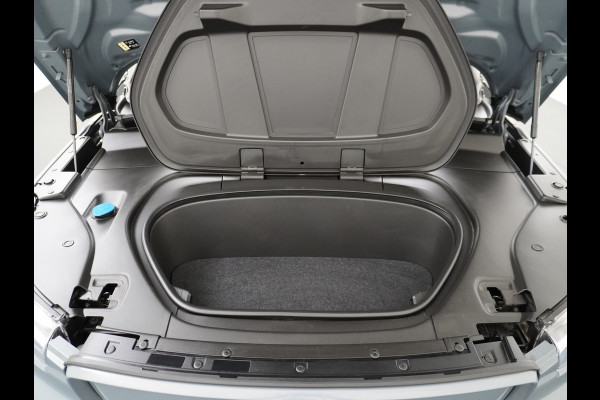 Volvo XC40 Recharge P8 408pk AWD R-Design Pano-dak Leer/Alcantara 360°Camera Adap.CruiseWarmtepomp Apple Carplay Android AutoTrekhaak Harma Stoel+Achterbankverwarming DAB Bluetooth Led Elek.Achterklep 1.500KG Trekgewicht 1e Eigenaar Origineel Nederlandse Auto € 66.000 nieuw!