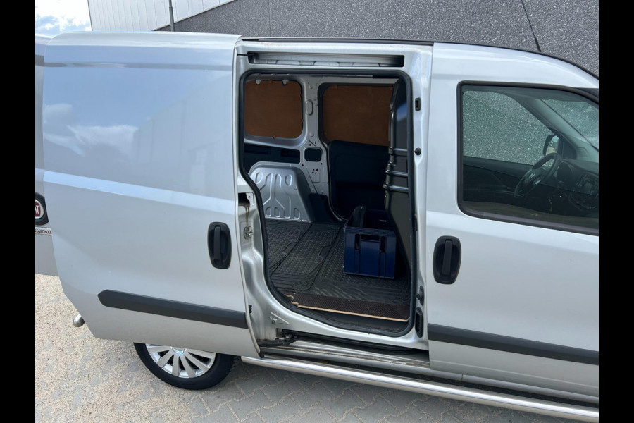 Fiat Dobló Cargo 1.6 MJ L1H1 | NAVI | BLUETOOTH | USB | AIRCO | APK T/M 23-9-2026 | AFLEVERBEURT | 1E EIGENAAR | NETTE STAAT