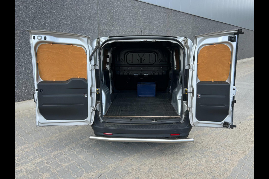 Fiat Dobló Cargo 1.6 MJ L1H1 | NAVI | BLUETOOTH | USB | AIRCO | APK T/M 23-9-2026 | AFLEVERBEURT | 1E EIGENAAR | NETTE STAAT