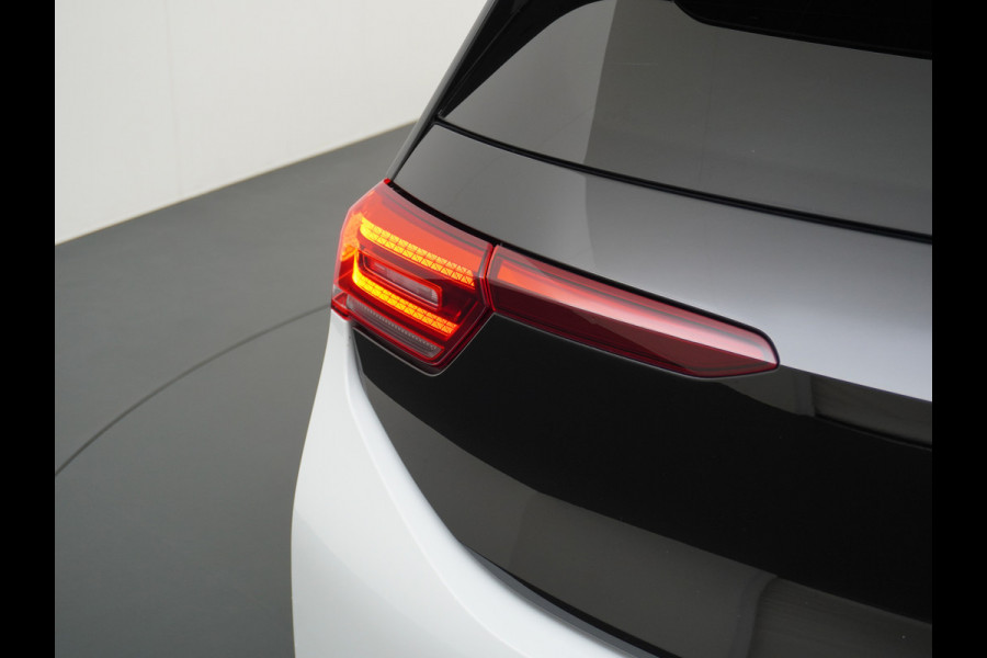 Volkswagen ID.3 First Plus 58kWh Trekhaak Camera Apple Carplay Android Auto Navi Adap.Cruise Ecc Pdc Matrix Led Stoelverwarming Lmv DAB Keyless Rijstrooksensor Wifi Origineel Nederlandse Auto