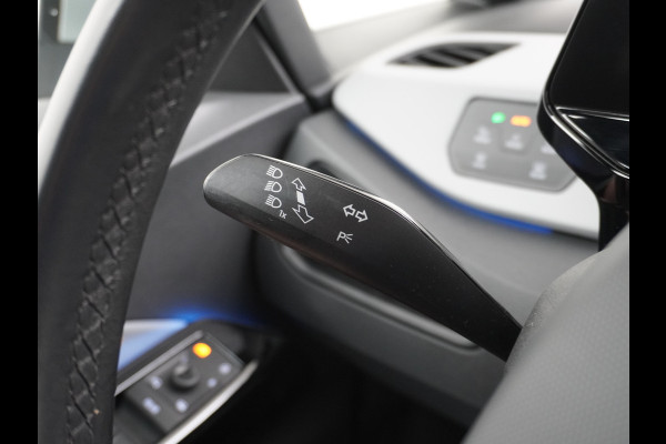 Volkswagen ID.3 First Plus 58kWh Trekhaak Camera Apple Carplay Android Auto Navi Adap.Cruise Ecc Pdc Matrix Led Stoelverwarming Lmv DAB Keyless Rijstrooksensor Wifi Origineel Nederlandse Auto