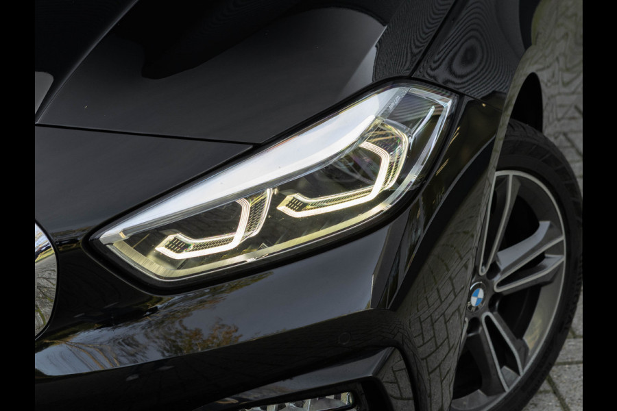 BMW 1-serie 118i Sportline - Adaptive Cruise - Camera - Head-Up - Hifi - LED