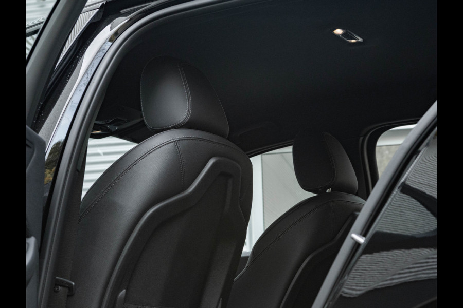 BMW 1-serie 118i Sportline - Adaptive Cruise - Camera - Head-Up - Hifi - LED