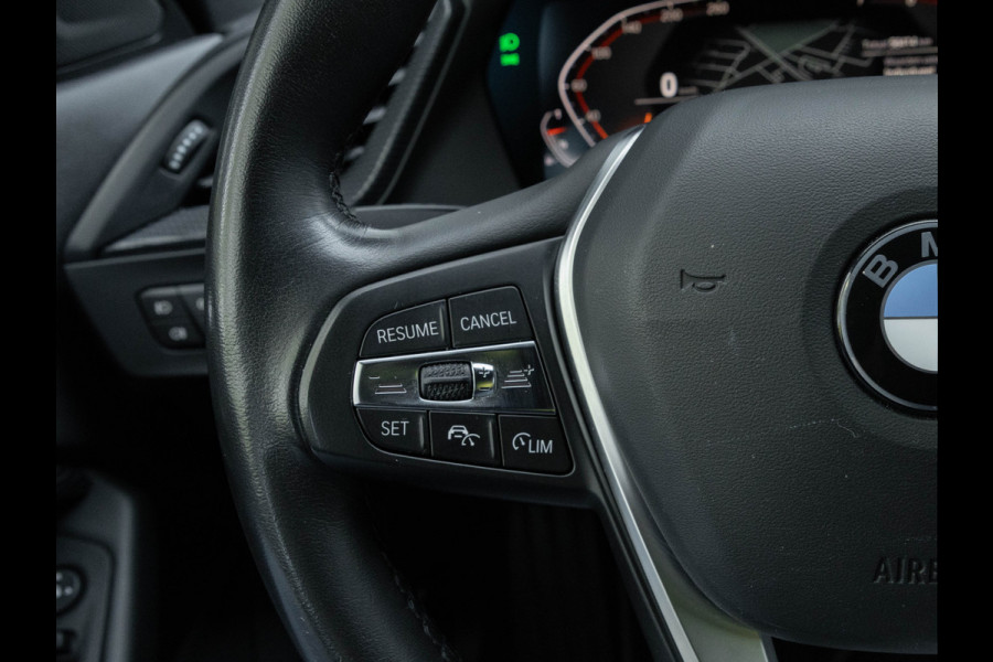 BMW 1-serie 118i Sportline - Adaptive Cruise - Camera - Head-Up - Hifi - LED