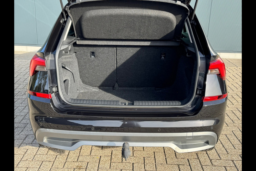 Škoda Kamiq 1.0 TSI Automaat Ambition * Trekhaak * Navigatie * Camera * Adaptieve Cruise Control *