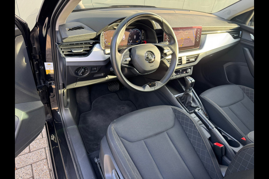 Škoda Kamiq 1.0 TSI Automaat Ambition * Trekhaak * Navigatie * Camera * Adaptieve Cruise Control *