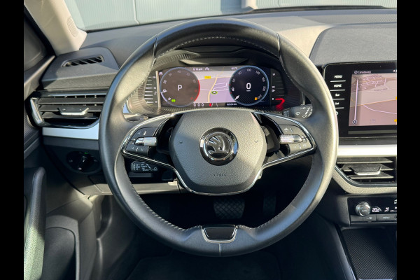 Škoda Kamiq 1.0 TSI Automaat Ambition * Trekhaak * Navigatie * Camera * Adaptieve Cruise Control *