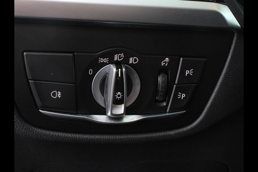 BMW X3 xDrive30e Plug in Hybride Advantage Automaat Navigatie Climate Control Adaptive Cruise Control Head up display Led Dab Parkeer sensoren V+A Stoelverwarming Camera