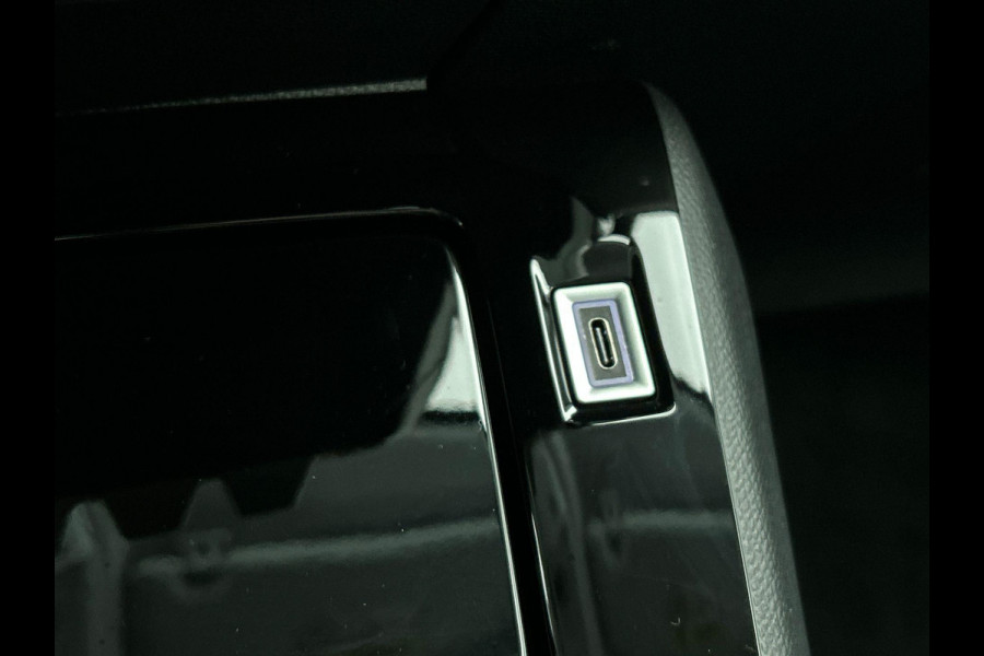 Peugeot 208 1.2 Hybrid 100PK Automaat Allure | Navigatie | Apple Carplay/Android Auto | Airco | Parkeer sensoren | Cruise Control | Led | Lichtmetalen Velgen