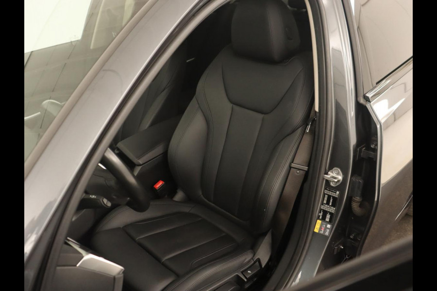 BMW 3-serie 320e Sport Line | Leder | Stoelverwarming | Camera | Sportstoelen | Live Cockpit | Carplay | Navigatie | Parkeerhulp | Climate control