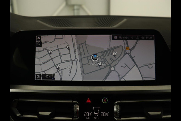 BMW 3-serie 320e Sport Line | Leder | Stoelverwarming | Camera | Sportstoelen | Live Cockpit | Carplay | Navigatie | Parkeerhulp | Climate control