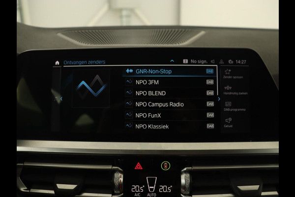BMW 3-serie 320e Sport Line | Leder | Stoelverwarming | Camera | Sportstoelen | Live Cockpit | Carplay | Navigatie | Parkeerhulp | Climate control