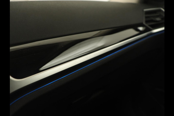 BMW 3-serie 320e Sport Line | Leder | Stoelverwarming | Camera | Sportstoelen | Live Cockpit | Carplay | Navigatie | Parkeerhulp | Climate control