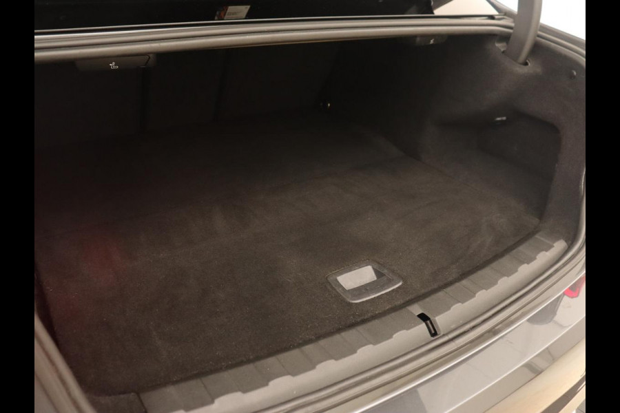BMW 3-serie 320e Sport Line | Leder | Stoelverwarming | Camera | Sportstoelen | Live Cockpit | Carplay | Navigatie | Parkeerhulp | Climate control