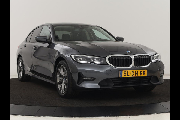 BMW 3-serie 320e Sport Line | Leder | Stoelverwarming | Camera | Sportstoelen | Live Cockpit | Carplay | Navigatie | Parkeerhulp | Climate control