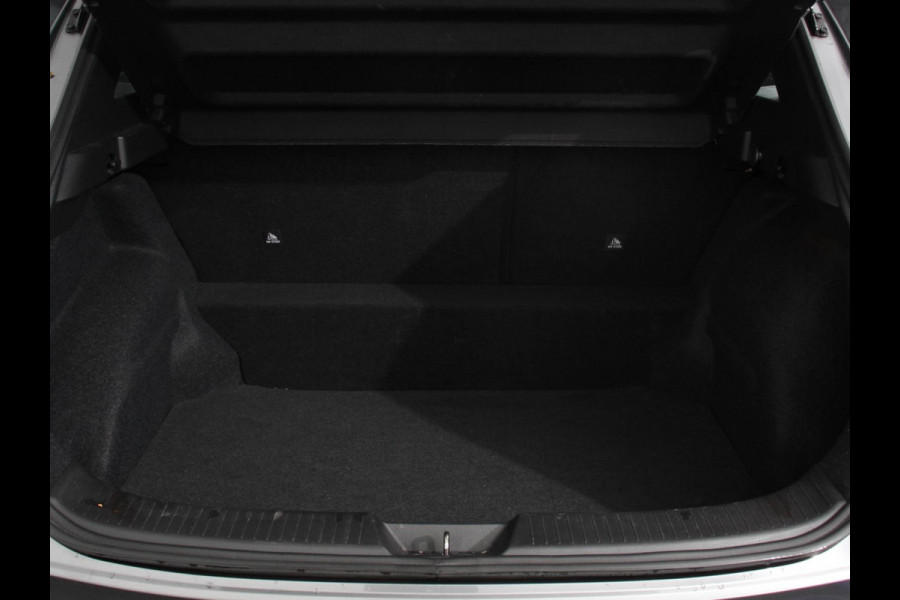 Nissan QASHQAI 1.3 MHEV 158pk Automaat Xtronic Acenta | Navigatie | Apple Carplay/Andoid Auto | Parkeersensor achter | Camera | Adaptive Cruise Control | Blind Spot Assist | Stuur- en stoelverwarming | Ledverlichting | Climate control