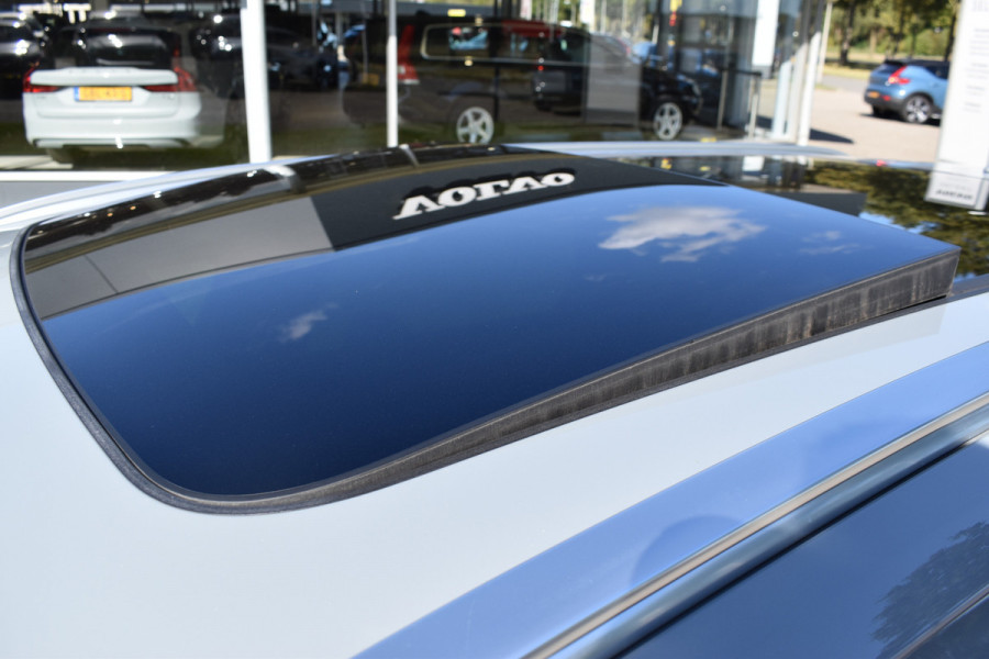 Volvo V90 2.0 T8 Plug-in hybrid AWD Ultra Bright | HUD | B&W | 360 camera | Stuurverwarming | Panodak | 19"LMV