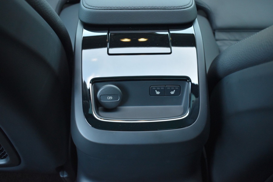 Volvo V90 2.0 T8 Plug-in hybrid AWD Ultra Bright | HUD | B&W | 360 camera | Stuurverwarming | Panodak | 19"LMV