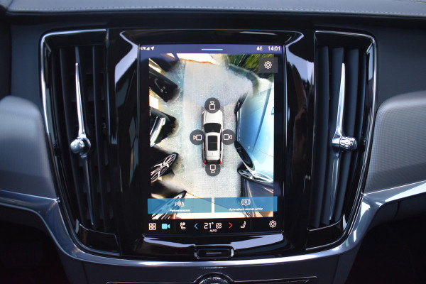 Volvo V90 2.0 T8 Plug-in hybrid AWD Ultra Bright | HUD | B&W | 360 camera | Stuurverwarming | Panodak | 19"LMV