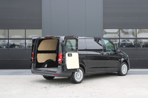 Mercedes-Benz Vito 114CDI L2 Pro - Distronic - 360 camera - Multibeam LED - Stoel&Stuurverwarming - Trekhaak 2500kg - Navigatie - Rijklaar Mercedes-Benz Vito 114CDI L2 Pro - Distronic - 360 camera - Multibeam LED - Stoel&Stuurverwarming - Trekhaak 2500kg - Navigatie - Rijklaar