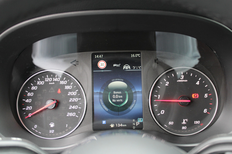 Mercedes-Benz Vito 114CDI L2 Pro - Distronic - 360 camera - Multibeam LED - Stoel&Stuurverwarming - Trekhaak 2500kg - Navigatie - Rijklaar Mercedes-Benz Vito 114CDI L2 Pro - Distronic - 360 camera - Multibeam LED - Stoel&Stuurverwarming - Trekhaak 2500kg - Navigatie - Rijklaar