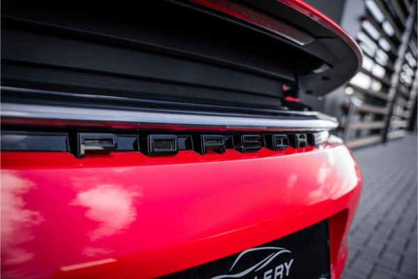 Porsche 911 992 3.0 Carrera S - Sport Chrono + | Panorama | Stuurverwarming | Keyless | Camera