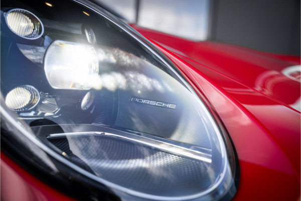 Porsche 911 992 3.0 Carrera S - Sport Chrono + | Panorama | Stuurverwarming | Keyless | Camera
