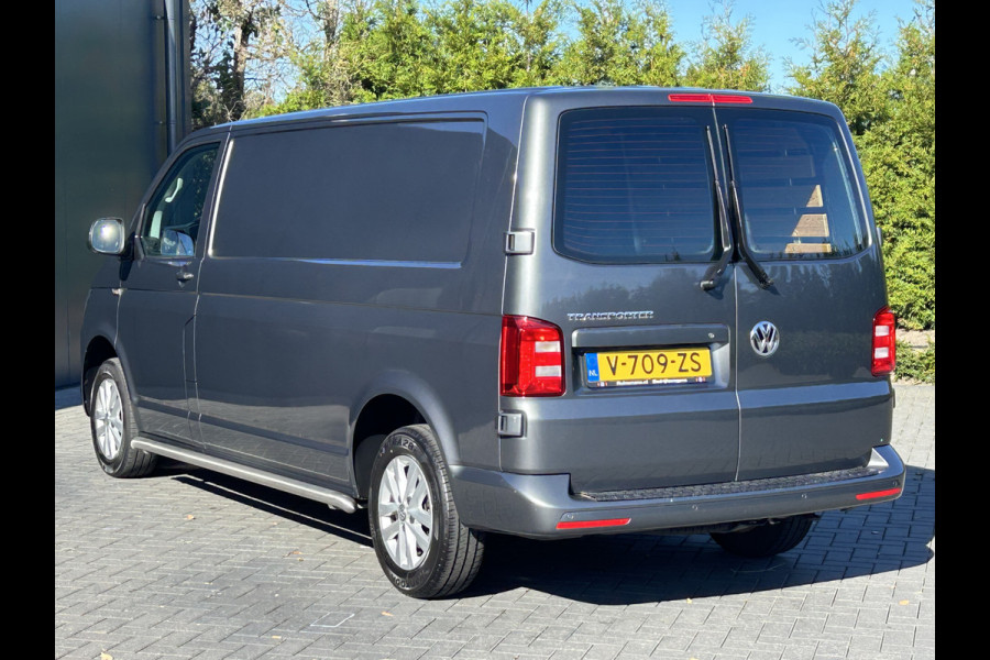 Volkswagen Transporter 2.0 TDI 150 PK HIGHLINE AUTOMAAT DSG / L2H1 / 1e EIGENAAR / UNIEK 37.581 KM !! / BPM VRIJ / AIRCO / CRUISE / NAVI / BLUETOOTH / Volkswagen Transporter 2.0 TDI 150 PK HIGHLINE AUTOMAAT DSG / L2H1 / 1e EIGENAAR / UNIEK 37.581 KM !! / BPM VRIJ / AIRCO / CRUISE / NAVI / BLUETOOTH /