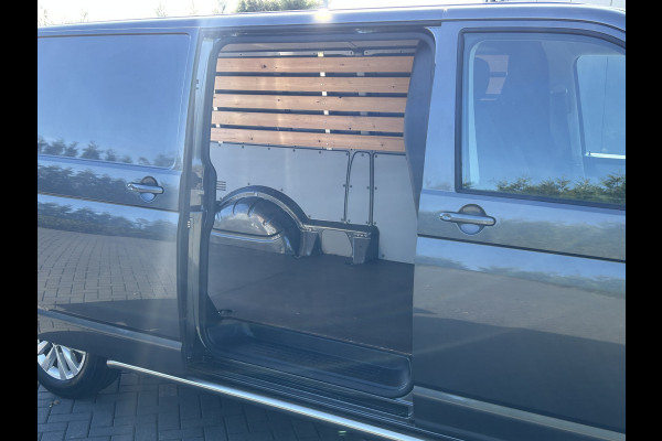 Volkswagen Transporter 2.0 TDI 150 PK HIGHLINE AUTOMAAT DSG / L2H1 / 1e EIGENAAR / UNIEK 37.581 KM !! / BPM VRIJ / AIRCO / CRUISE / NAVI / BLUETOOTH / Volkswagen Transporter 2.0 TDI 150 PK HIGHLINE AUTOMAAT DSG / L2H1 / 1e EIGENAAR / UNIEK 37.581 KM !! / BPM VRIJ / AIRCO / CRUISE / NAVI / BLUETOOTH /
