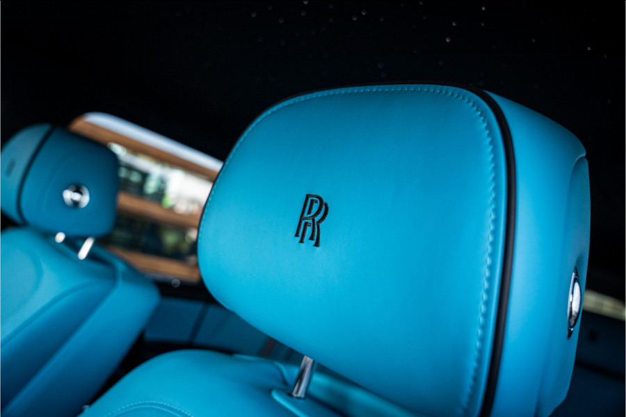 Rolls-Royce Cullinan 6.75 V12 - Black Badge | Mansory Wheels | Sterrenhemel