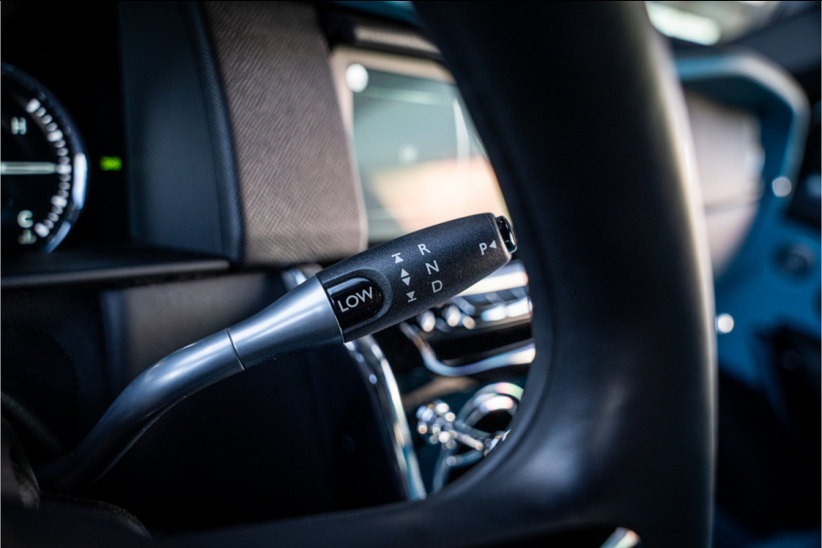Rolls-Royce Cullinan 6.75 V12 - Black Badge | Mansory Wheels | Sterrenhemel