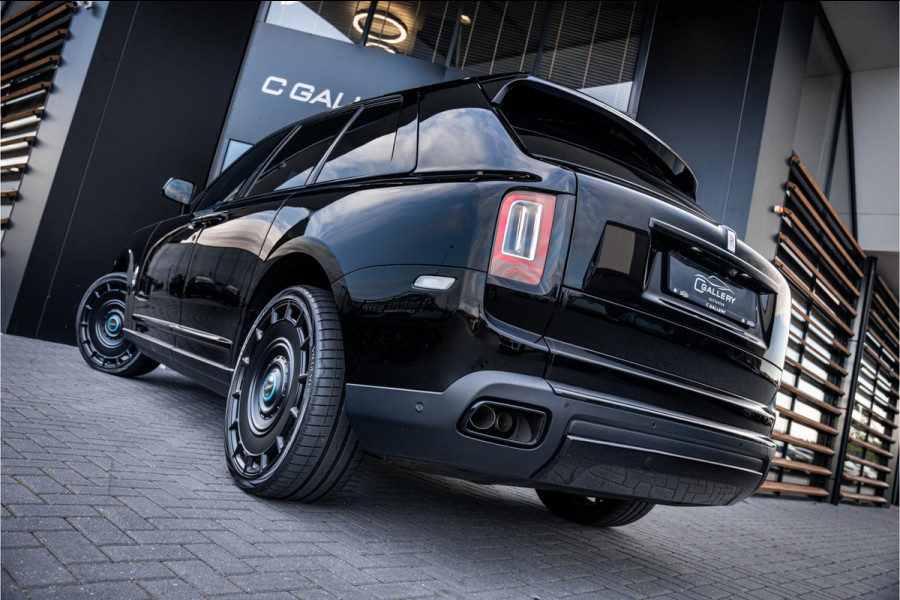 Rolls-Royce Cullinan 6.75 V12 - Black Badge | Mansory Wheels | Sterrenhemel