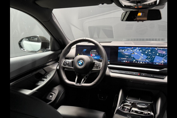 BMW 5 Serie 530e xDrive M-Sport 299pk Pro-20 inch trekhaak pano key-less