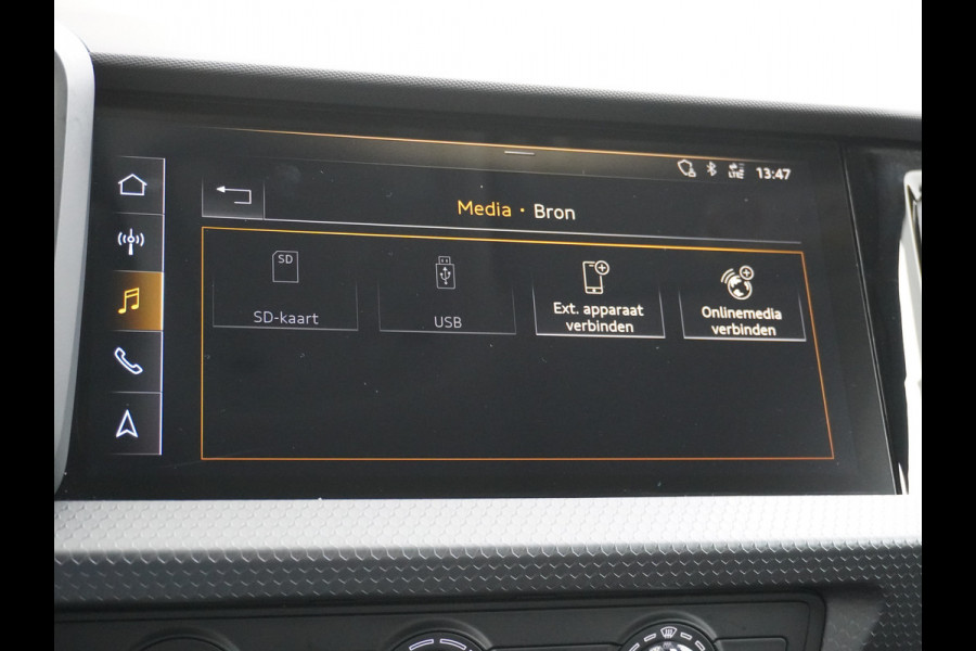 Audi A1 Sportback 30TFSI 116PK Virtual Cockpit Apple Carplay Android Auto Navi Airco Cruise Control Pro Line Bluetooth Isofix Rijstrooksensor Origineel Nederlandse Auto Audi A1 Sportback 30TFSI 116PK Virtual Cockpit Apple Carplay Android Auto Navi Airco Cruise Control Pro Line Bluetooth Isofix Rijstrooksensor Origineel Nederlandse Auto