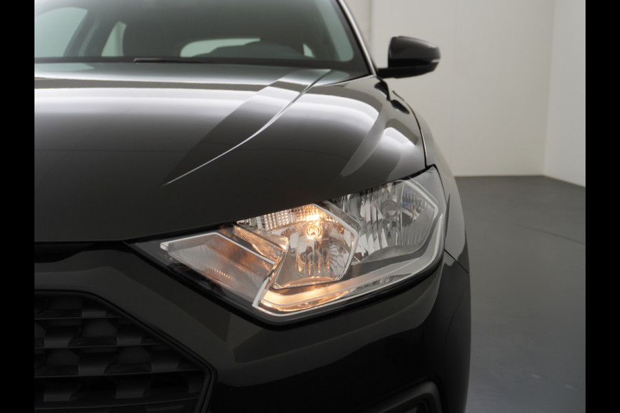 Audi A1 Sportback 30TFSI 116PK Virtual Cockpit Apple Carplay Android Auto Navi Airco Cruise Control Pro Line Bluetooth Isofix Rijstrooksensor Origineel Nederlandse Auto Audi A1 Sportback 30TFSI 116PK Virtual Cockpit Apple Carplay Android Auto Navi Airco Cruise Control Pro Line Bluetooth Isofix Rijstrooksensor Origineel Nederlandse Auto