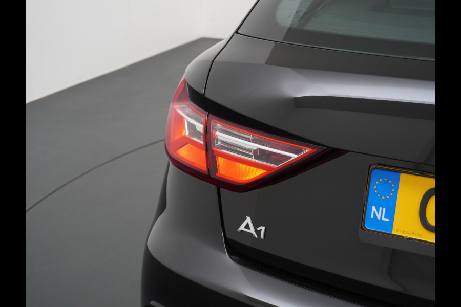 Audi A1 Sportback 30TFSI 116PK Virtual Cockpit Apple Carplay Android Auto Navi Airco Cruise Control Pro Line Bluetooth Isofix Rijstrooksensor Origineel Nederlandse Auto Audi A1 Sportback 30TFSI 116PK Virtual Cockpit Apple Carplay Android Auto Navi Airco Cruise Control Pro Line Bluetooth Isofix Rijstrooksensor Origineel Nederlandse Auto